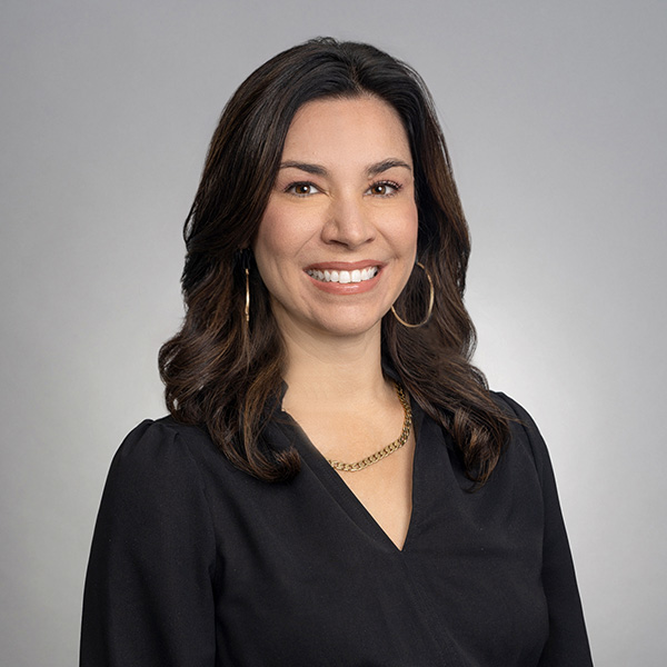 Holly Morris-Keuntz headshot